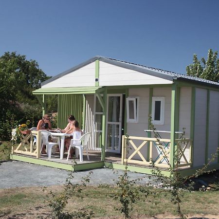 Camping Des Rulieres Hotell Saint-Valérien Rum bild