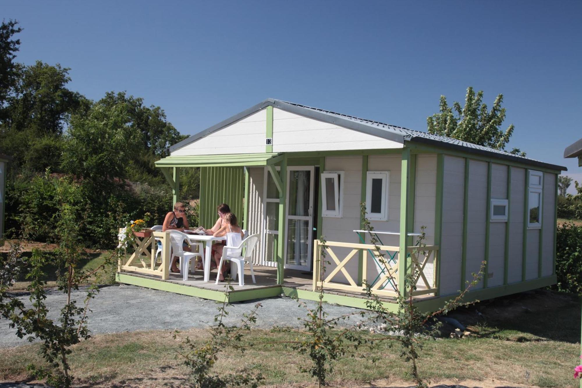 Camping Des Rulieres Hotell Saint-Valérien Rum bild