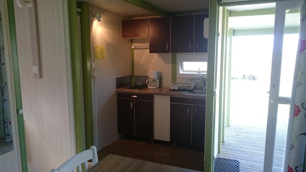 Camping Des Rulieres Hotell Saint-Valérien Exteriör bild