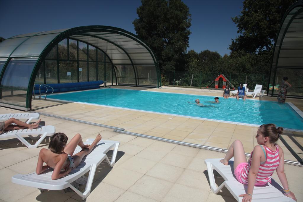 Camping Des Rulieres Hotell Saint-Valérien Exteriör bild