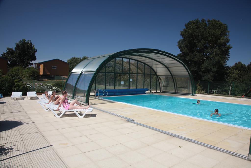Camping Des Rulieres Hotell Saint-Valérien Exteriör bild