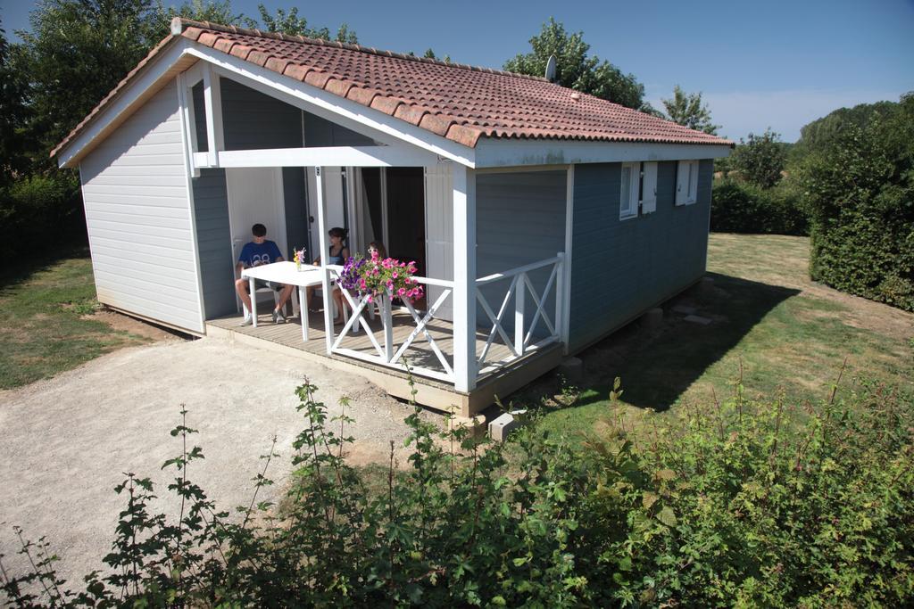 Camping Des Rulieres Hotell Saint-Valérien Exteriör bild