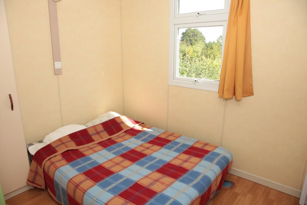 Camping Des Rulieres Hotell Saint-Valérien Exteriör bild