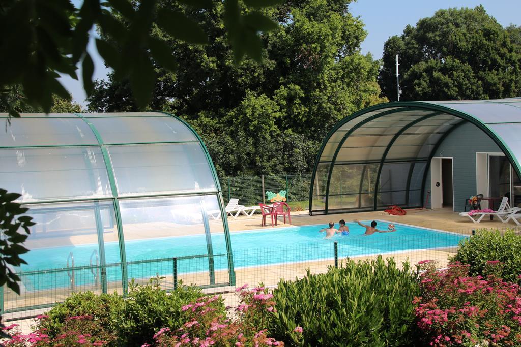 Camping Des Rulieres Hotell Saint-Valérien Exteriör bild